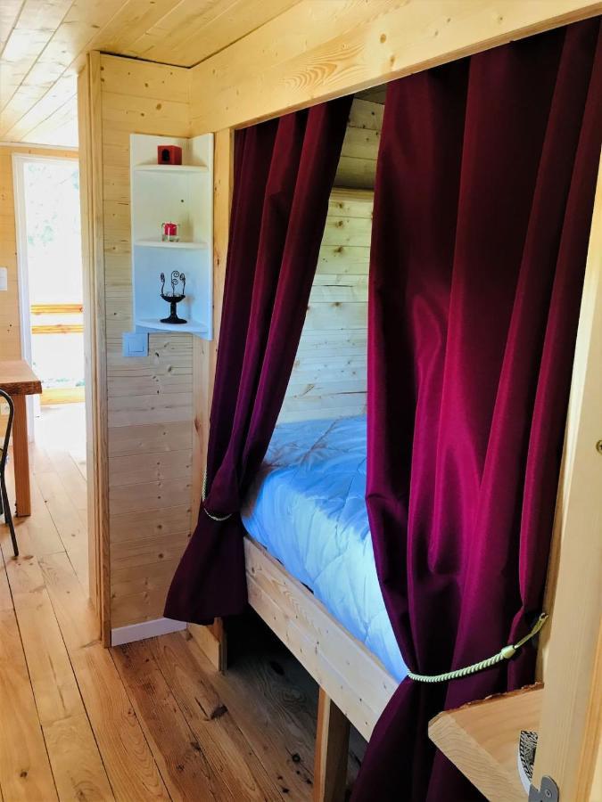 Roulotte De Charme Hotel Saint-Genest-de-Bauzon Ngoại thất bức ảnh